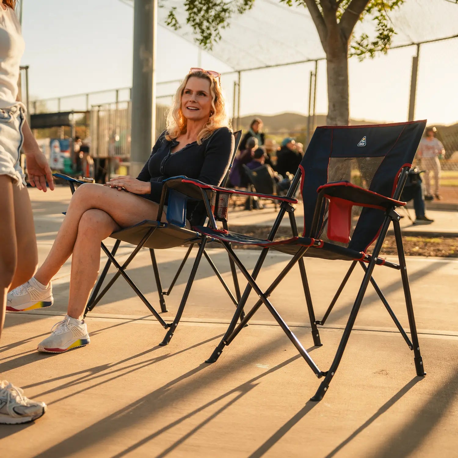 Lightweight Messenger Comfort Quad Chair - Choice 989 - Premium Slim-Fold Compact Chair with Messenger Bag Detail